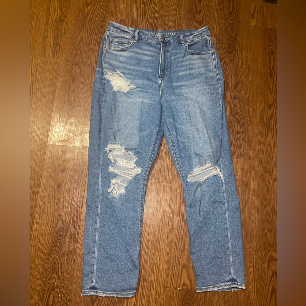 American Eagle High Waisted Mom Jeans